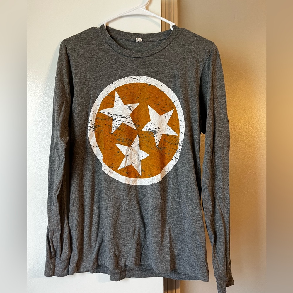 Tri-star long sleeve shirt. Size Small